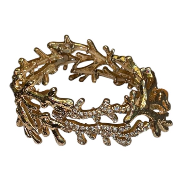 ✨🌊 Meet “The Golden Reef Bracelet” 🌊✨ - Picture 3 of 5